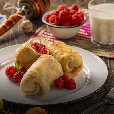 SWEET CHIMICHANGA WITH CHEESE AND RASPBERRY JAM BY KIWILIMÓN