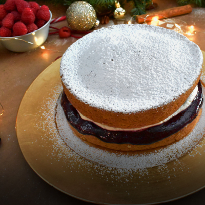 BERRY VICTORIA SPONGE CAKE